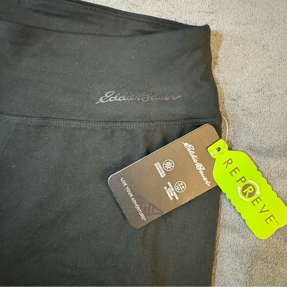 Eddie Bauer Black Streamlined Leggings

#1105 - Picture 5 of 6
